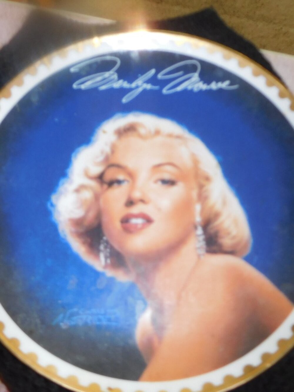 Marilyn Monroe - Forever Radiant